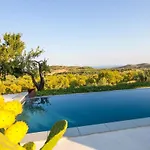 Villa Nicuzza House With Panoramic Infinity Pool *