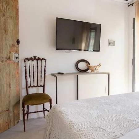 Nicuzza House With Panoramic Infinity Pool אבולה